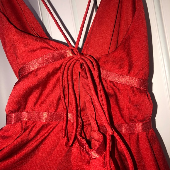 Silky red strappy dress 👗 - Picture 7 of 11
